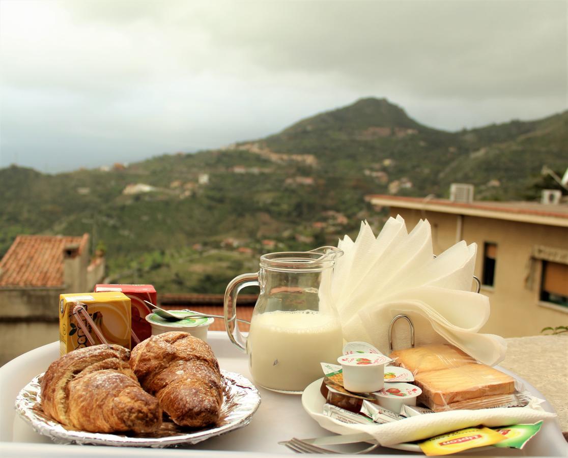 Le Porte Di Taormina Bed & Breakfast Exterior foto